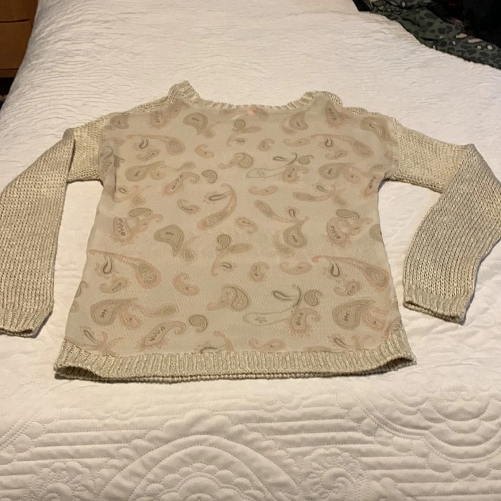 Berksha cream top. Large. 2 mediums. - Picture 4 of 6